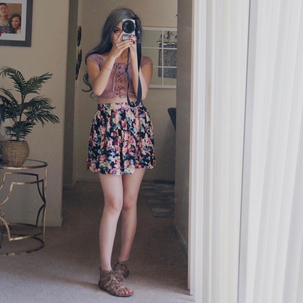 ❤️SOLD❤️ Floral skirt